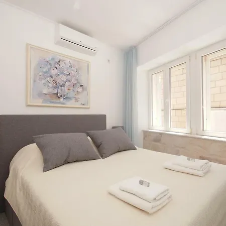 アパート Galerija コルチュラ