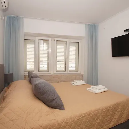 Galerija * コルチュラ