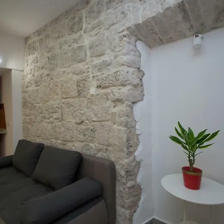 アパート Galerija コルチュラ