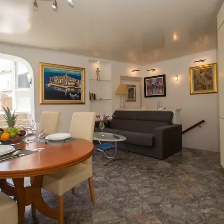 Galerija コルチュラ