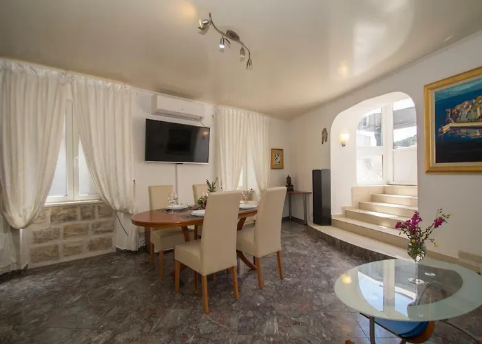 Galerija * Korcula Town